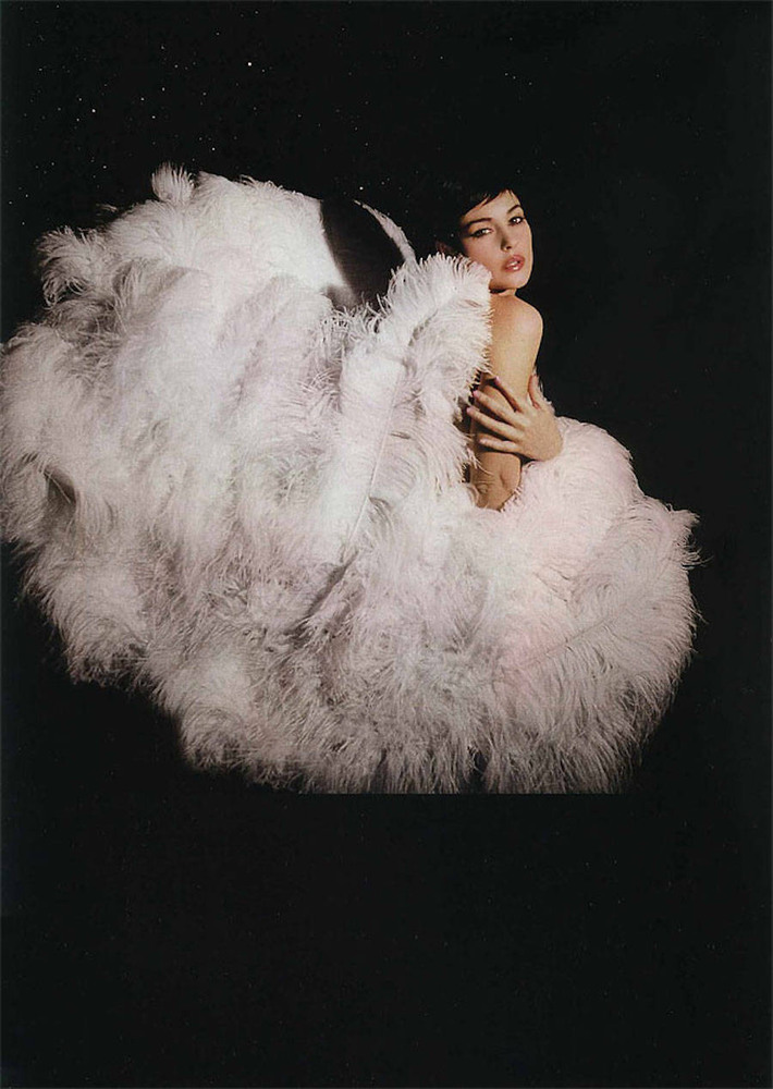 22 Моника Беллуччи для ELLE France, январь 2004 года.