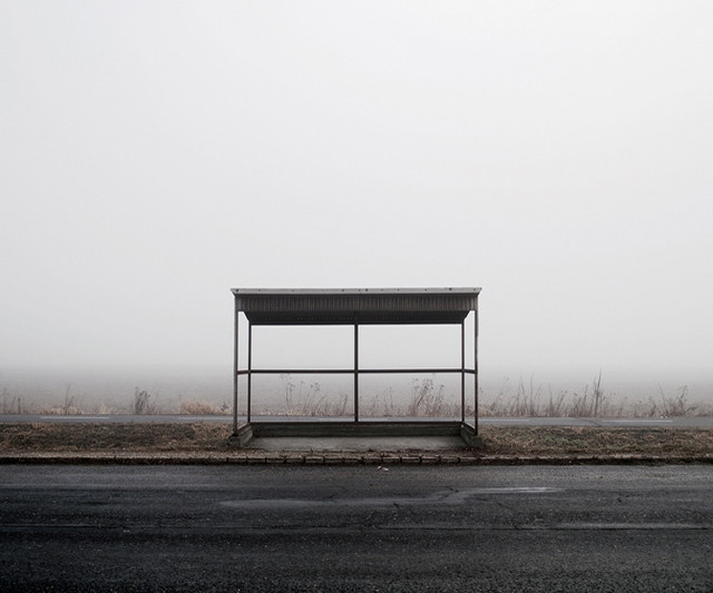 Автобусная остановка (Северо-восточная Венгрия, 2011).