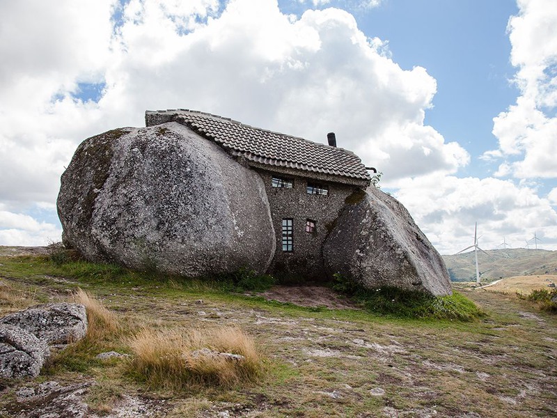 18 "Каменное убежище". Гора Фафе, Португалия. Автор: Daria Chuvaeva