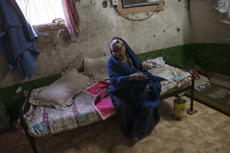 6 Женщина Сельма Салеха находится за чертой бедности. Южный Эр-Рияд.
