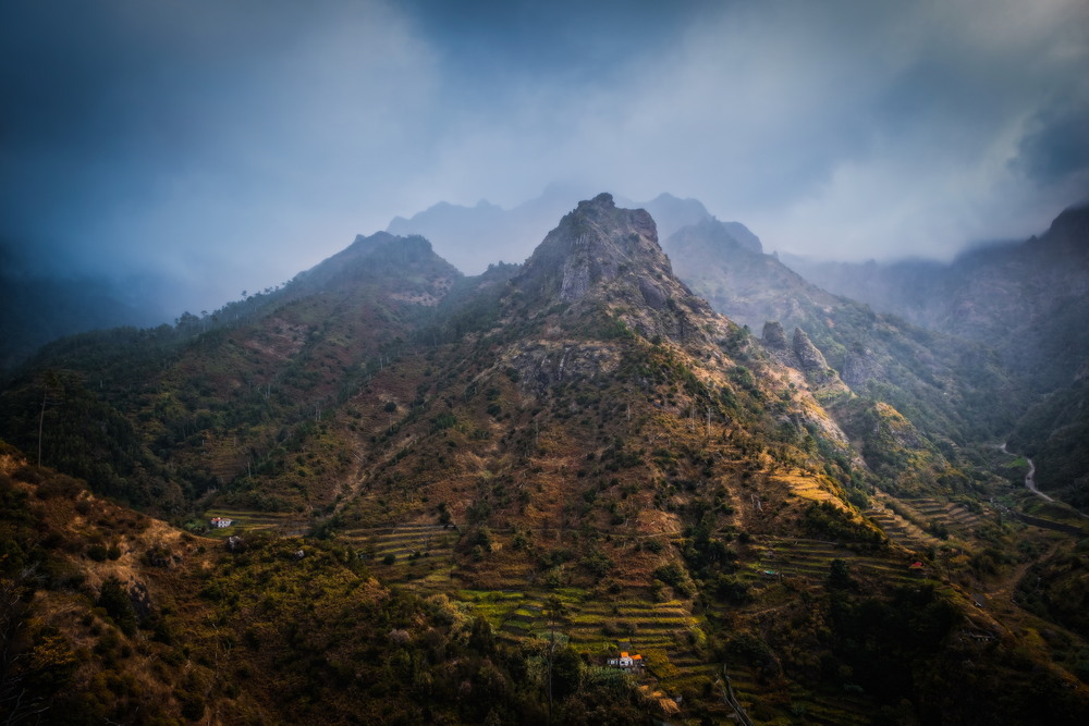 O amanhecer no vale da Serra de Agua Author: Сергій Вовк