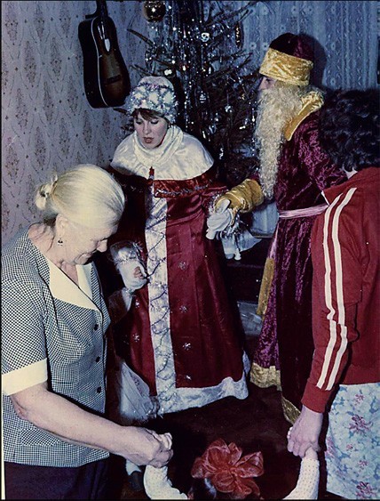 1989. Бабушки на Новый год ждут чудес не меньше любого ребенка.