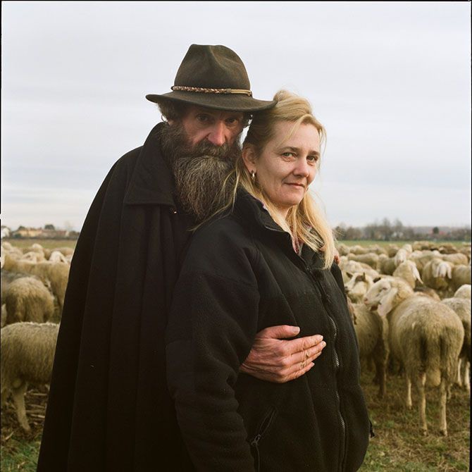 37 Ренато Фронца и Соня Монтибеллер. Пастух и его жена.