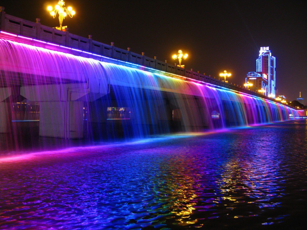 12 Радужный мост-фонтан Банпо, Сеул. Источник: bp