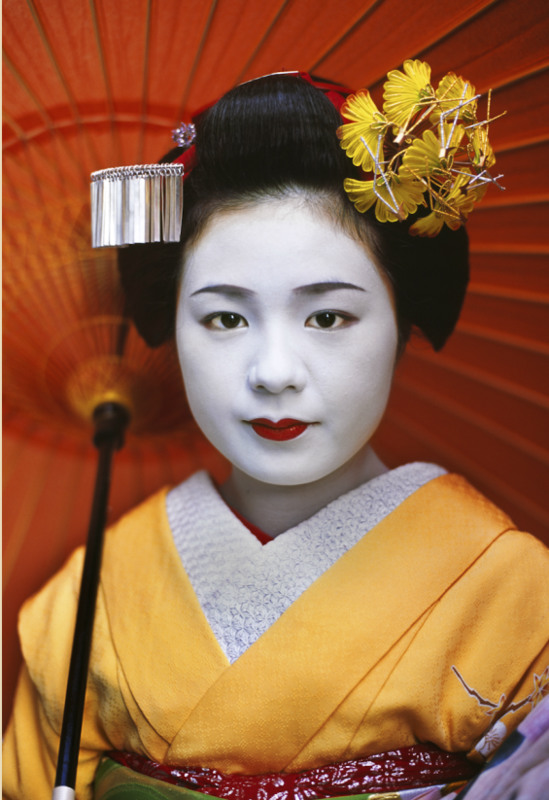 2 Kyoto, Japan. This series of photos depicts an apprentice maiko, Komomo or “little peach,” in training with her onee-san “older sister.”Yachiho-san is a fully trained geisha, or geiko as Kyoto’s geisha are known.