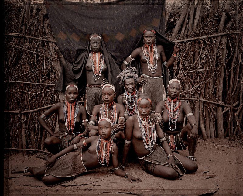 33 Племя Хамар является одним из самых дружелюбных племен Эфиопии. Насчитывает примерно 50 тыс. человек.