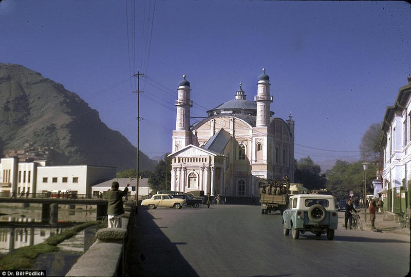 17 Мечеть Shah-Do Shamshira, построенная в начале 20-го века во время правления Амануллы-хана.