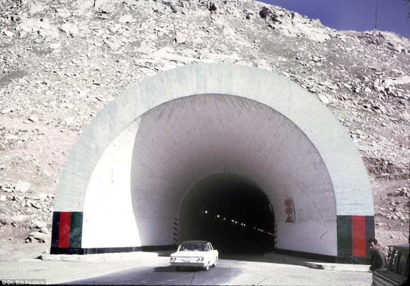 29 Построенный с помощью СССР тоннель Саланг, который связывает северный и южный Афганистан.