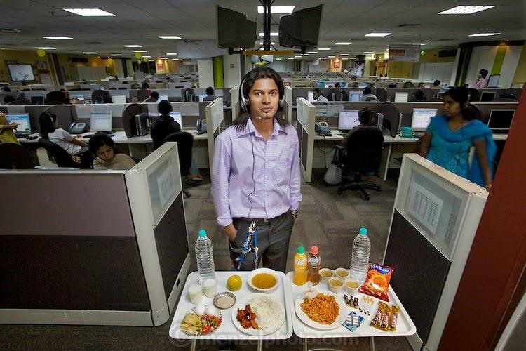 4 Шаши Кант,  23 года. Рост – 1,7 м. Вес – 55 кг. Он работник колл-центра в офисе в Бангалоре, Индия. Как и тысячи других работников подобных центров в Индии, он питается фаст-фудом, шоколадками и кофе, чтобы продержаться в ночную смену.