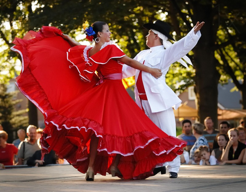 21 Национальный танец мексиканцев. Источник: Riekus Reinders.