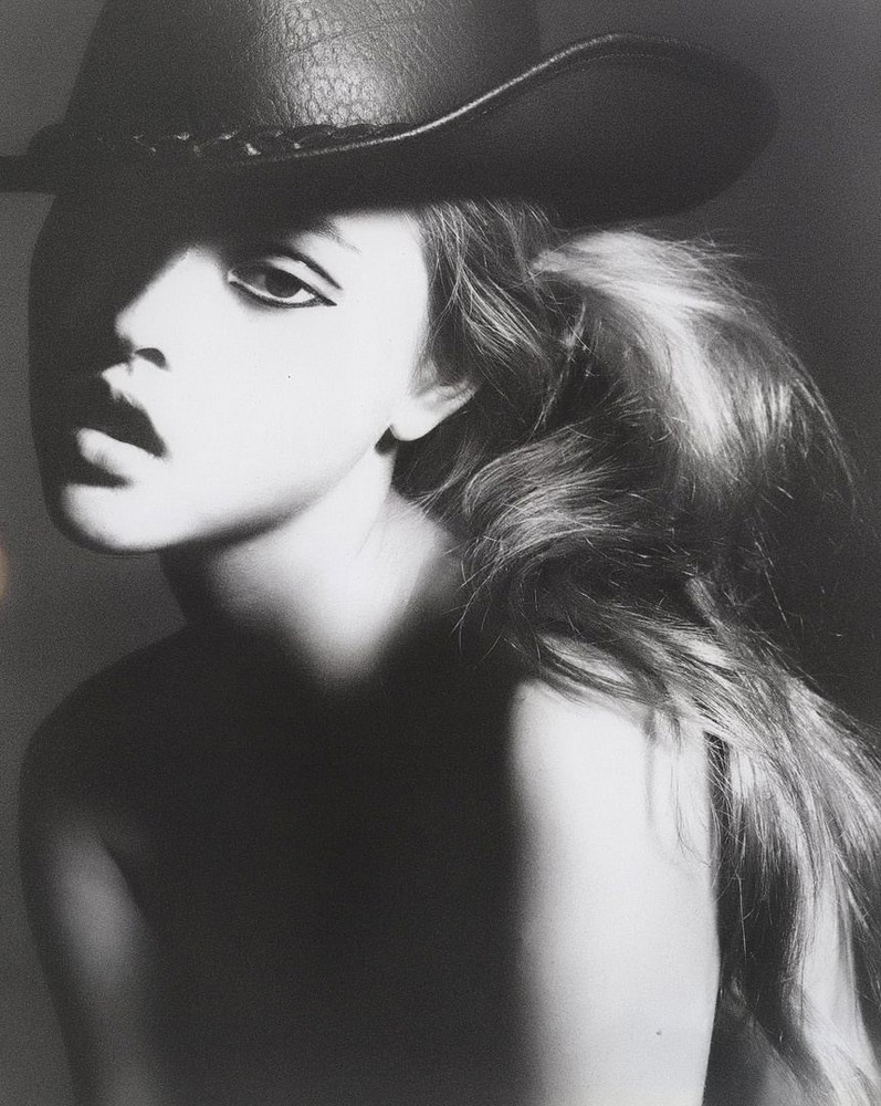 Модель Devon Aoki в об'єктиві фотографа Mikael Jansson