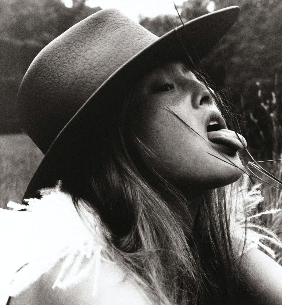 Модель Devon Aoki в об'єктиві фотографа Mikael Jansson
