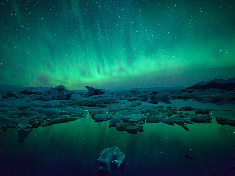 19 "Танцы на льду". Автор - Gheorghe Popa. Исландия.