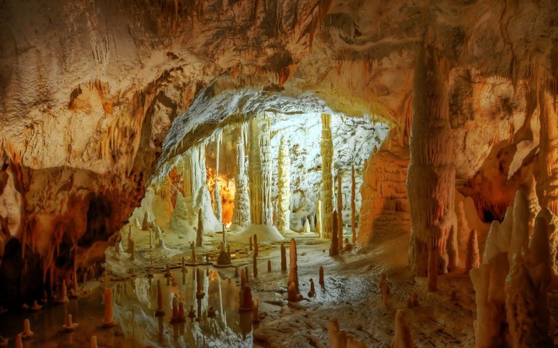 9 Карстовые пещеры в природном парке Гола делла Росса и Фразасси. Источник: Set-travel.com