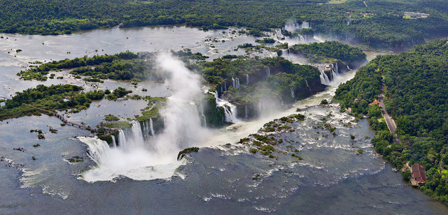 Водопад Игуассу, Аргентина и Бразилия
