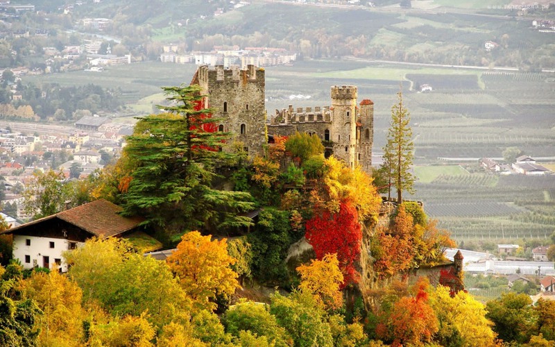 17 Замок Бранненбург в северной части Италии. Источник: Liveinternet.ru