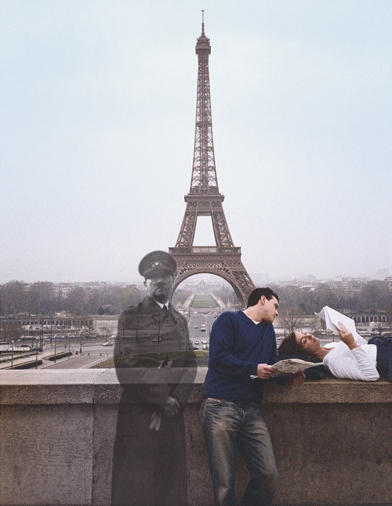 1 Адольф Гитлер на фоне Эйфелевой башни, Париж, Франция — 1940/2004 гг