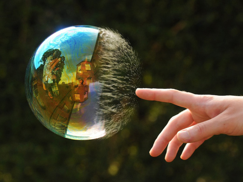 Мир вокруг нас в отражении мыльных пузырей