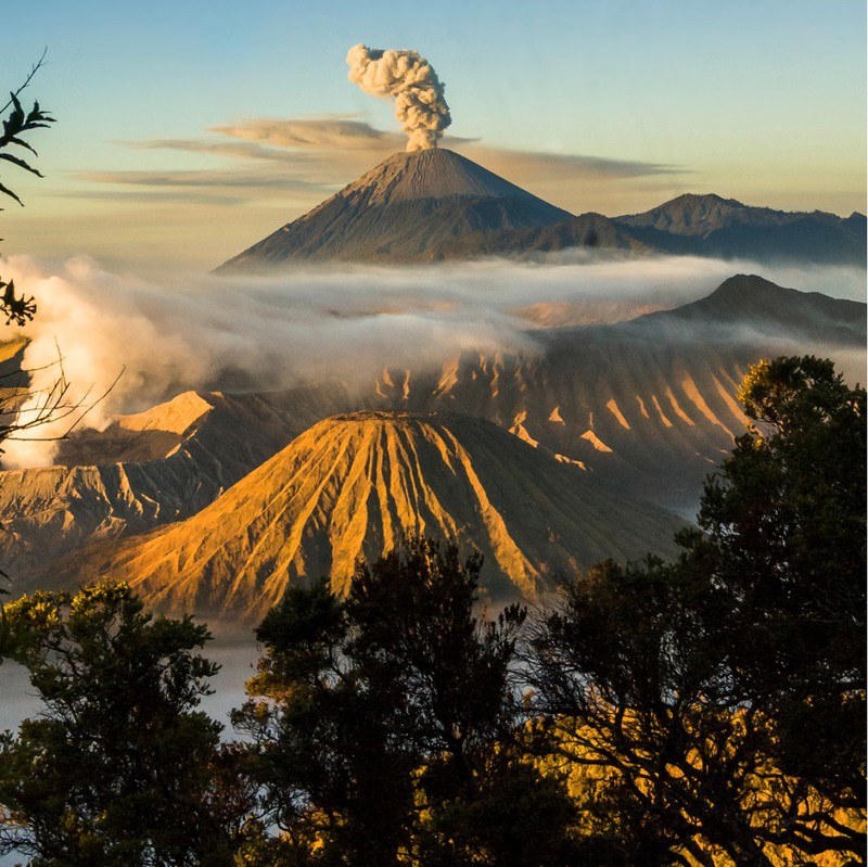 13 Действующий вулкан Бромо, Индонезия. Источник: Guillaume Buret