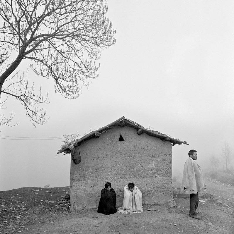 16 Первое место в категории «Стиль жизни». На снимке племя Yi, живущее в горах Liangszan в провинции Сычуань, в Китае. Автор - FAN LI.