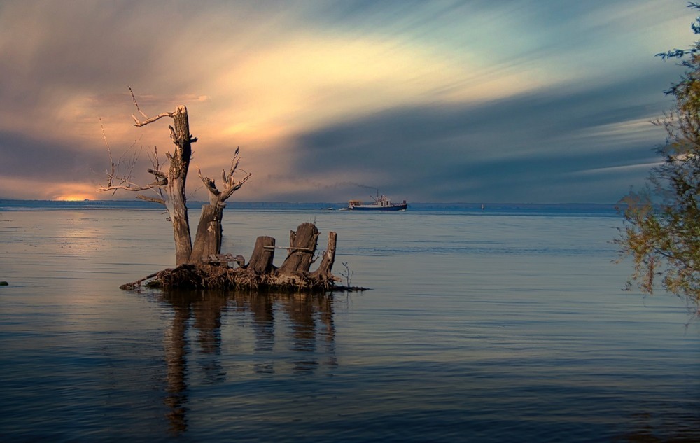 Вечірні  вогні.Автор: Volodymyr Shapoval VISt