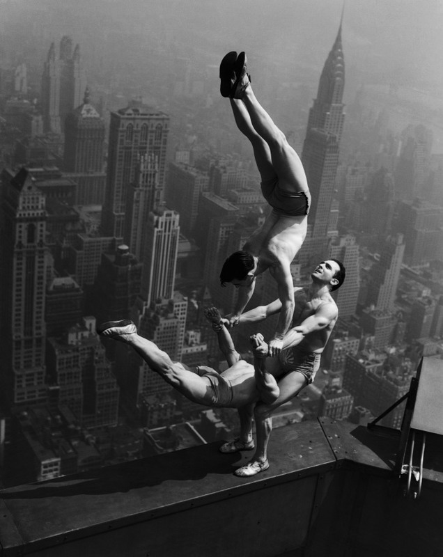 18 Выступление акробатов на Эмпайр-стейт-билдинг, 1934. Источник: whaleoil