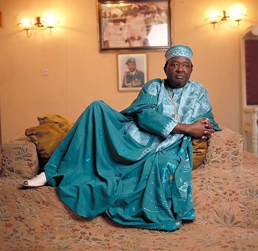 2 Oni (King) of Ife (Nigeria).