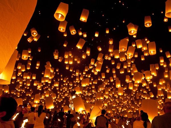 Я планировал недавнюю поездку в Таиланд в ноябре, чтобы попасть на празднование Krathong Loy, праздник, когда тысячи плавающих фонариков запускаются в небо. Фото: Patrice Carlton