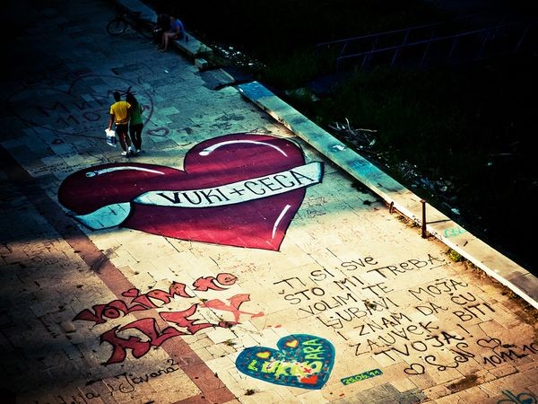 Верхний снимок в Белграде - летняя Любовь, мне так кажется! Фото: David Konecny