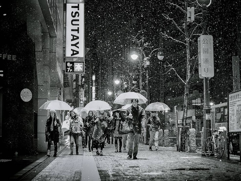 30 Начало снежного сезона в Сибуе - коммерческом районе Токио. Автор - Danilo Dungo.