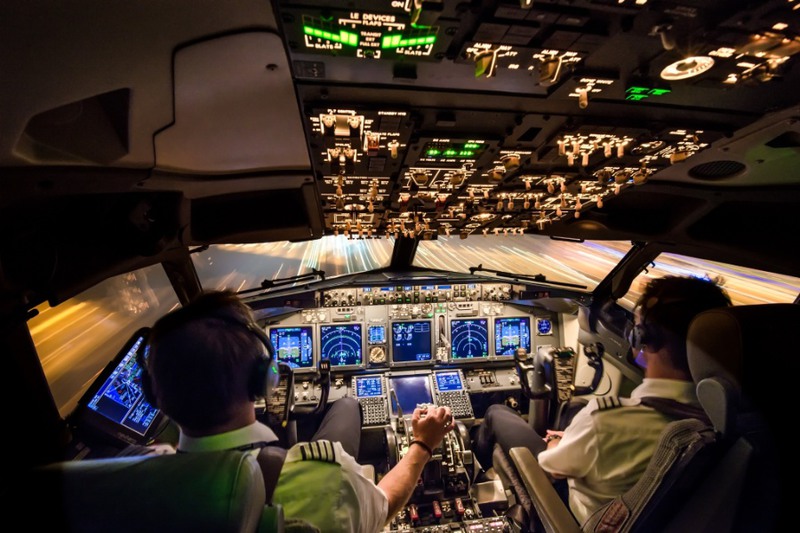 3 Кабина пилотов Boeing 737-800. Автор фото: Мартин Корт