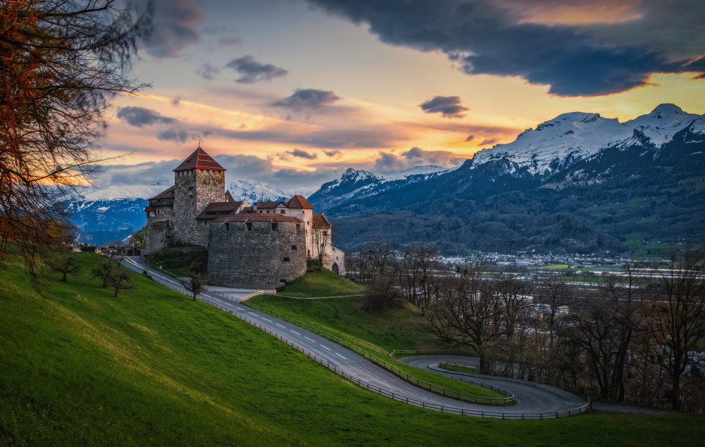 Vaduz Castle at dusk Author: Сергій Вовк
