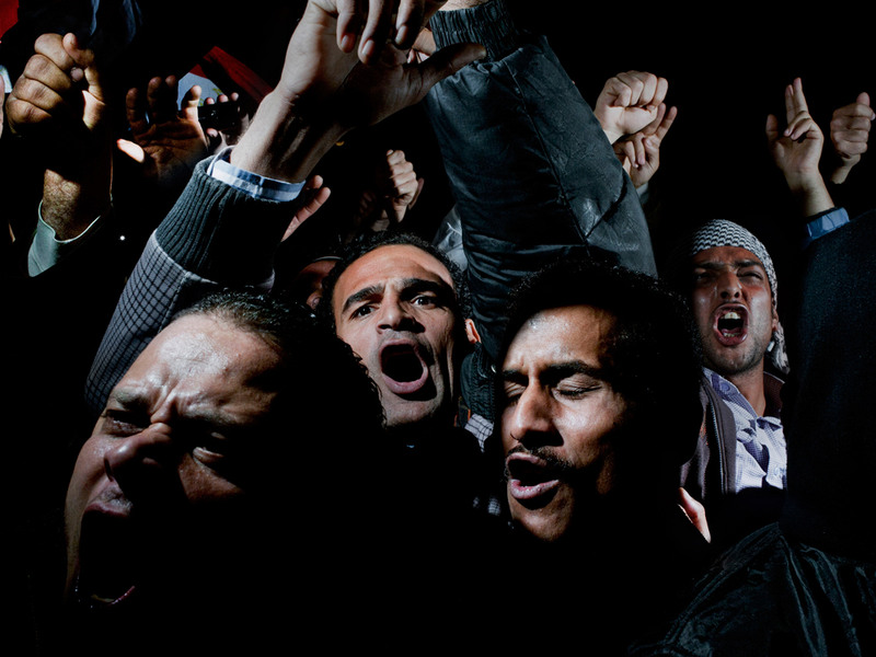 6. Первое место в категории «Общие новости. Одно фото»: демонстранты плачут, кричат и негодуют после речи президента Египта Хосни Мубарака, в которой он заявил, что не уйдет с поста, в Каире 10 февраля 2011 года. (Alex Majoli/Magnum Photos/Newsweek)