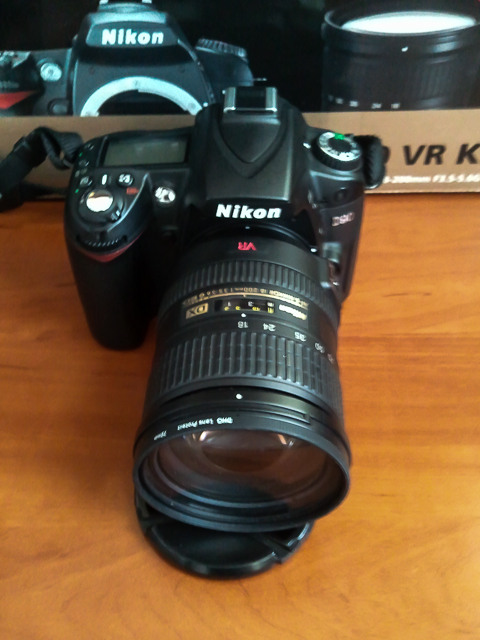 Продается Nikon D90 kit AF-S 18-200 VR