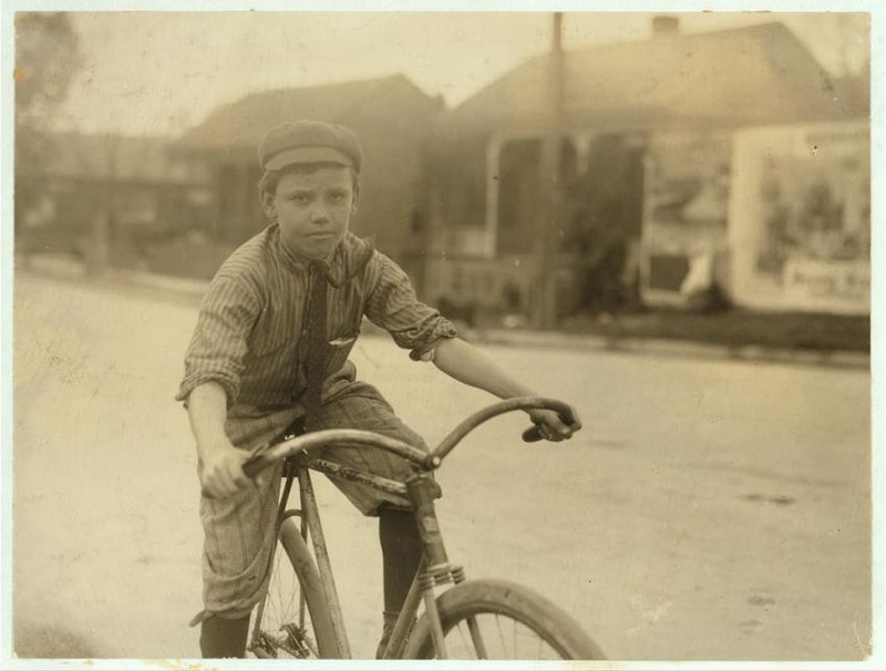 21 11-летний курьер Перси в ноябре 1913 года в Шривпорте, Луизиана.