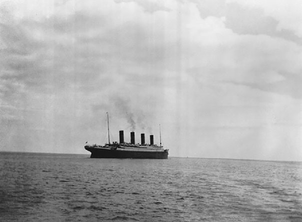 16 Последняя из известных фотографий «Титаника» над воде, 1912.