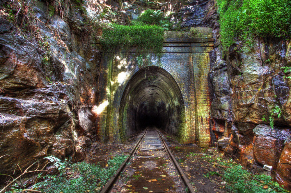 5. Заброшенный железнодорожный тоннель города Хеленсбург, закрыт в 1915 году. Источник: Mikey Down Under