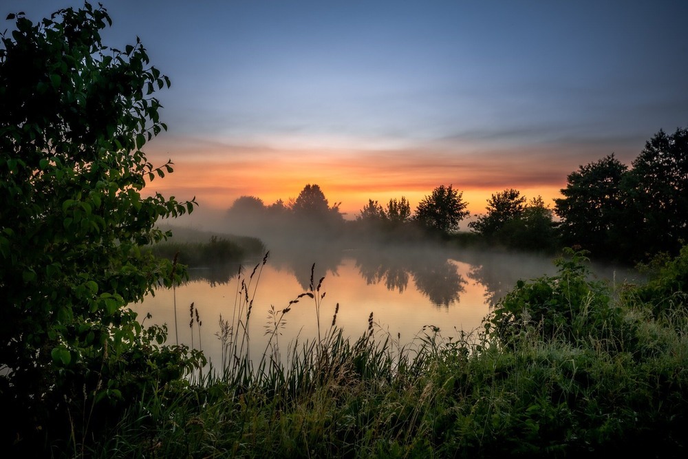 І знову світанок і знову смеркання... І сонце на паузі...Автор: Ігор Солодовніков