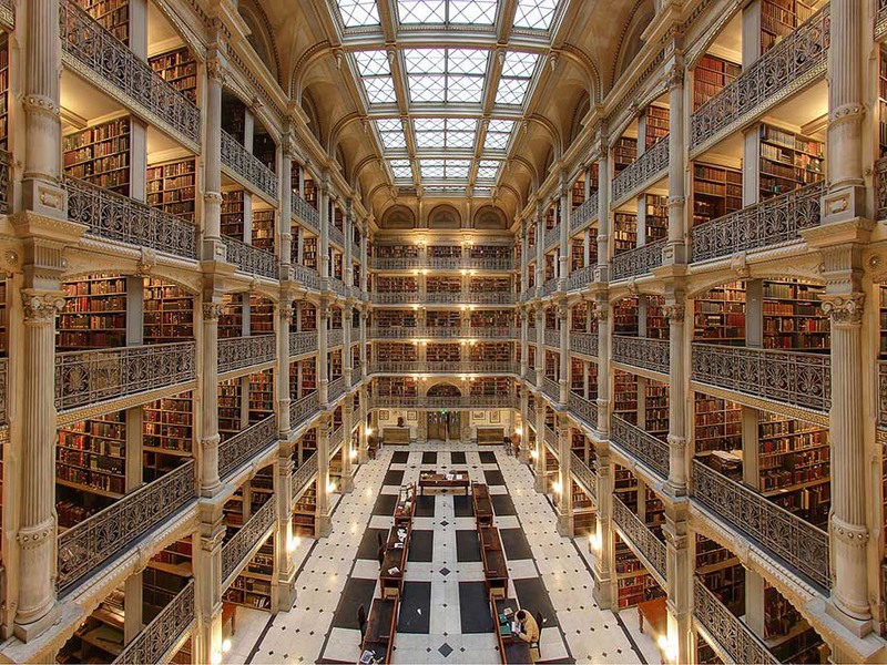 9 Библиотека консерватории Джорджа Пибоди (Балтимор, США). Источник: wikipedia.org.