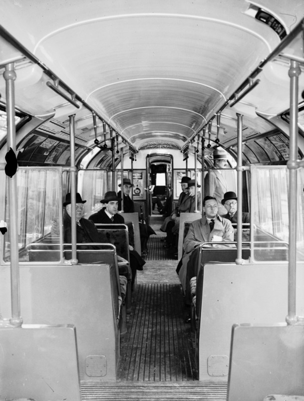 26. Новый интерьер вагона в 1936 г.: большие сидения, лучше освещение, вентиляция и более обтекаемая форма.