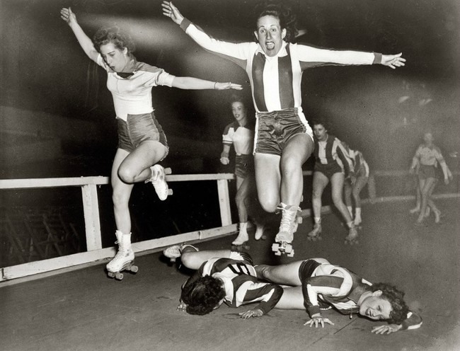 10 Женская лига роллеров-конькобежцев в Нью-Йорке (10 марта 1950). Источник: reddit.com