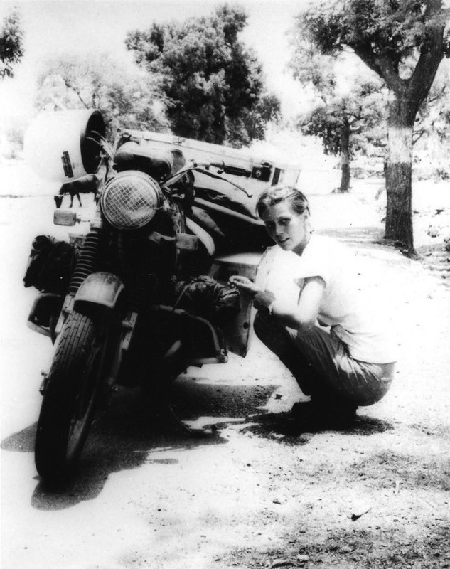 19 Элспет Бирд стала первой англичанкой, совершившей кругосветное путешествие на мотоцикле. Она преодолела более 77 тыс.км. за три года (1980-е).