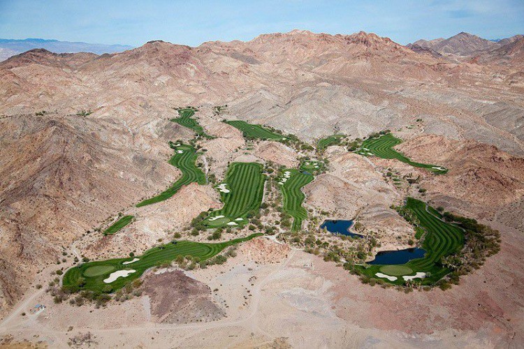 2 Оазис гольфа в пустыне, Лас-Вегас, Невада.