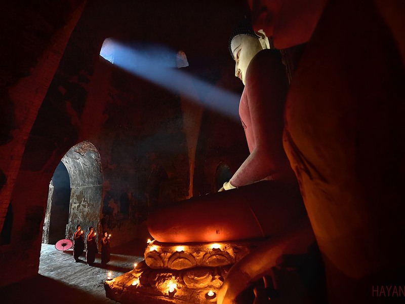 5 "Трепетный свет". Автор - Jongsung Ryu. Храм в Мьянме.
