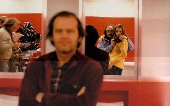 1 Фильм "Сияние". На фотографии Стенли Кубрик с дочерью Вивиан, а на переднем плане - Джэк Николсон.