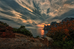 Дякую, Боже за день, що минає, за сонце, що знову за обрій сідає...Автор: Вячеслав