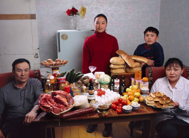 17. Монголия, семья Бацуури. Бюджет: $40.02.