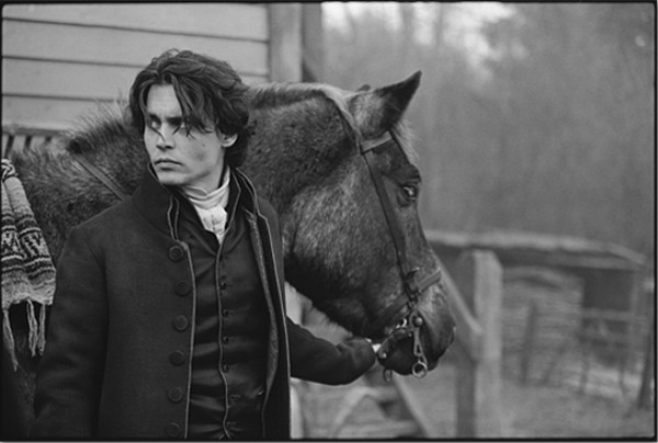 13 Джонни Депп (Johnny Depp) на съемках Sleepy Hollow, 1999.