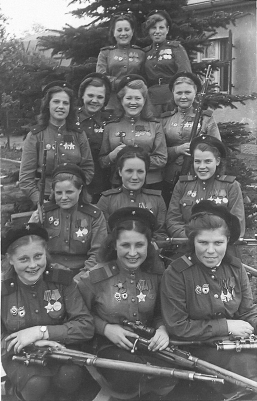 41 Девушки-снайперы 3-ей ударной Советской армии (4 мая 1945). Источник: reddit.com