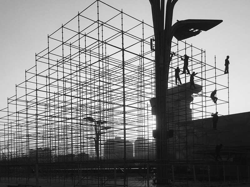 22 "Следующий этап". Автор - Rou Yu. Олимпийские игры в Пекине в 2008 году способствовали строительному буму, который не прекращается до сих пор.